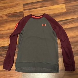 Boys UnderArmour sweatshirt